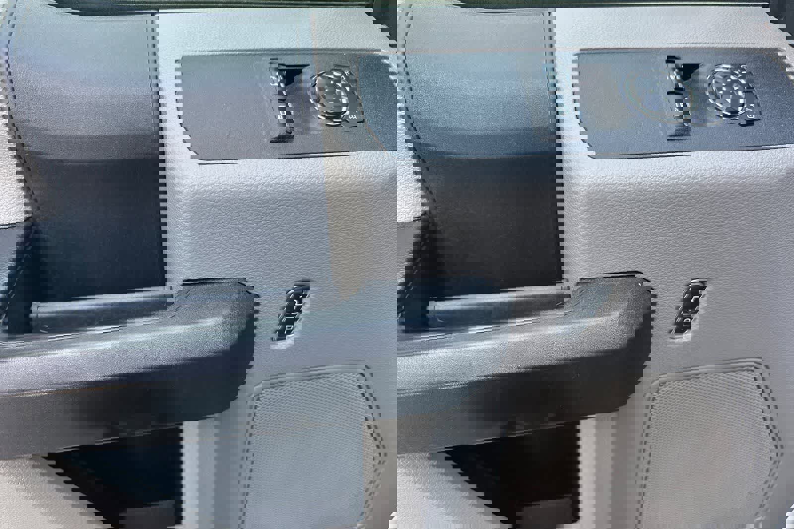 Used 2019 Ford F550 2WD Regular Cab Super Duty image 13