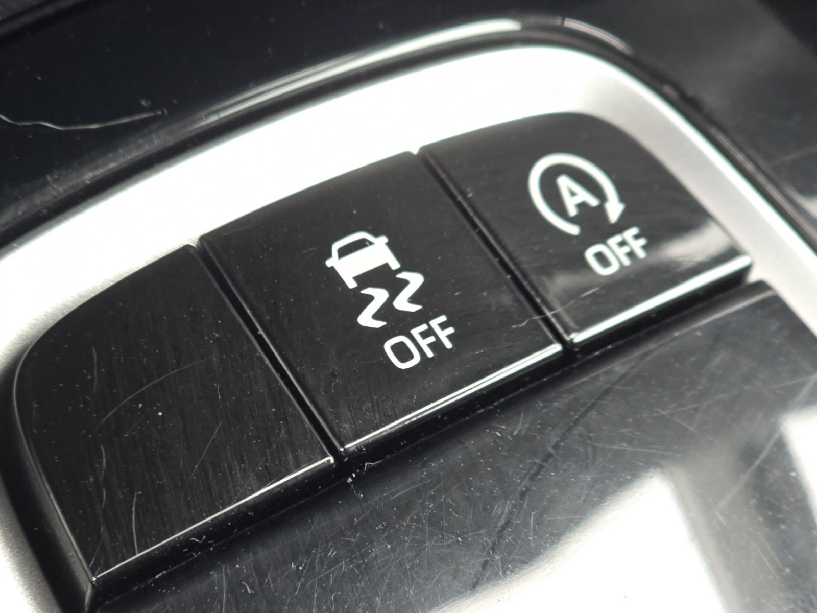 Used 2022 Toyota Corolla Cross LE image 9