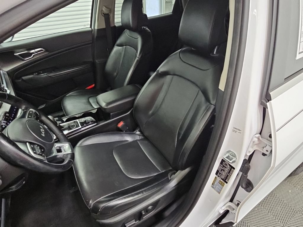 Used 2023 Kia Sportage EX FWD image 30