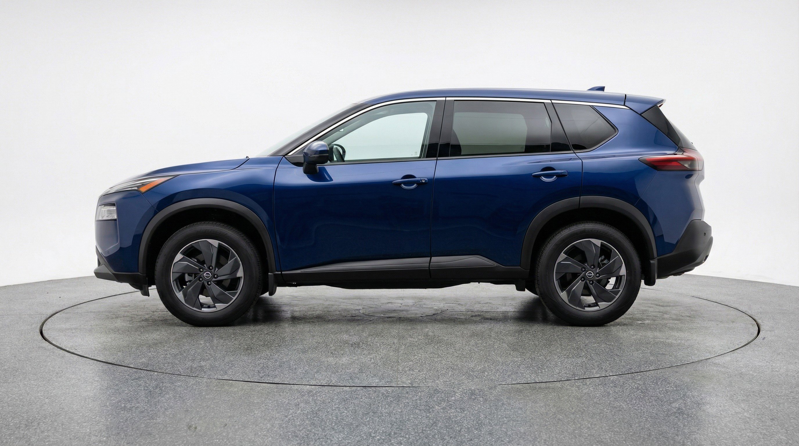 Used 2025 Nissan Rogue SV image 5