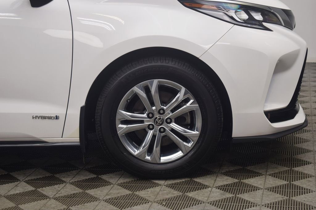 Used 2021 Toyota Sienna XSE w/ XSE Plus Package image 34