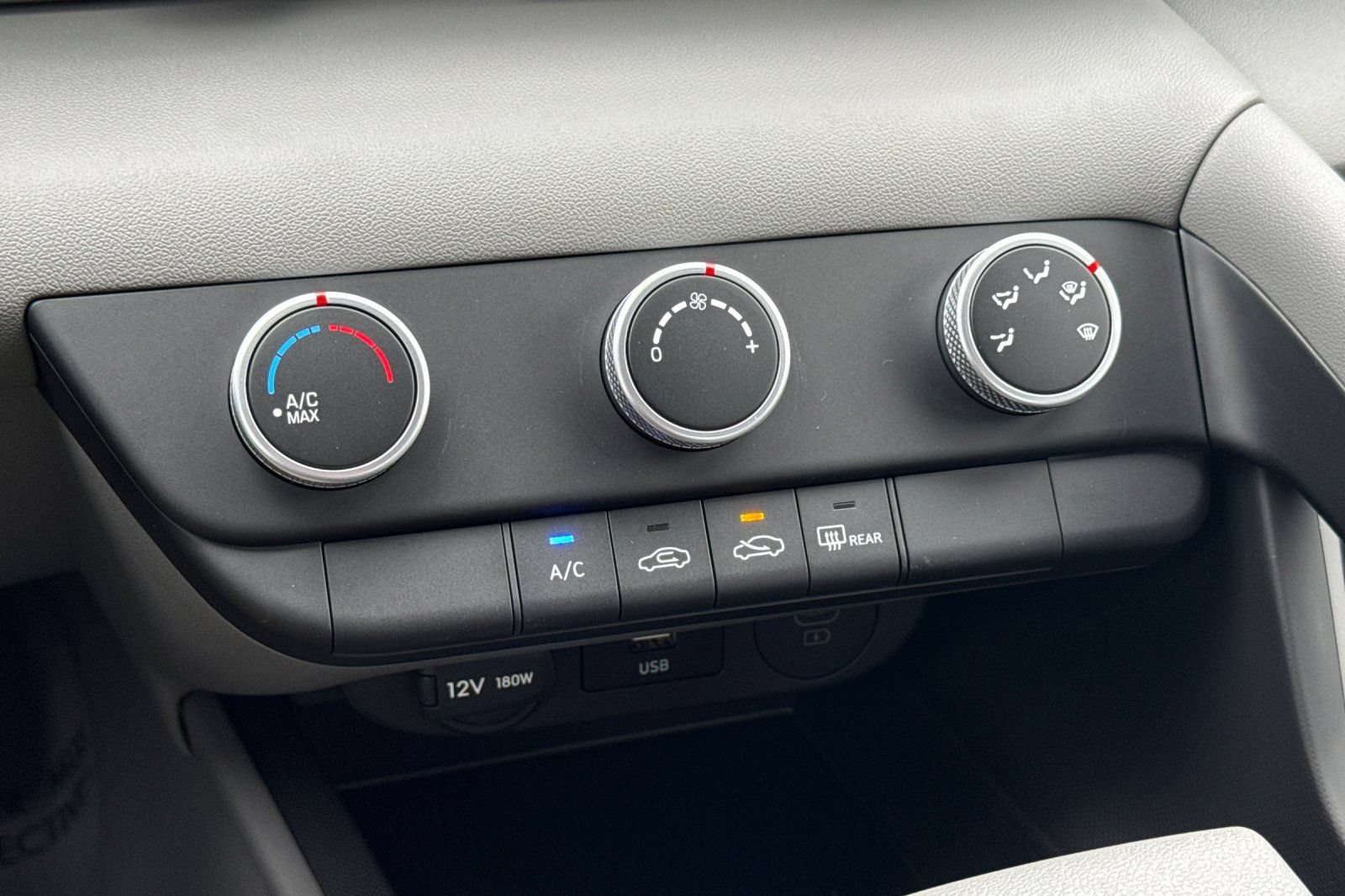 New 2026 Hyundai Elantra SE FWD image 18
