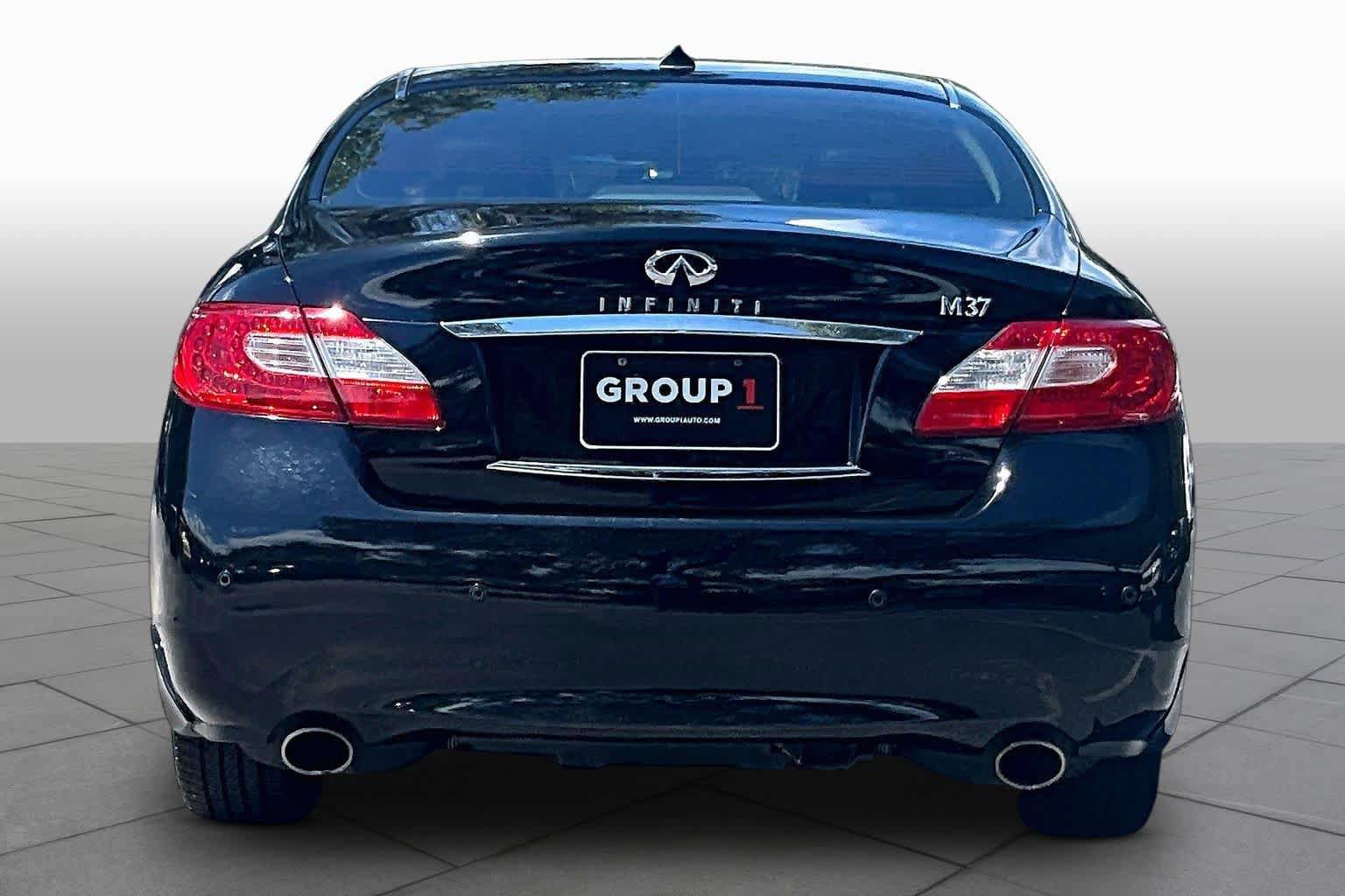 Used 2013 INFINITI M37 w/ Premium Pkg RWD image 4