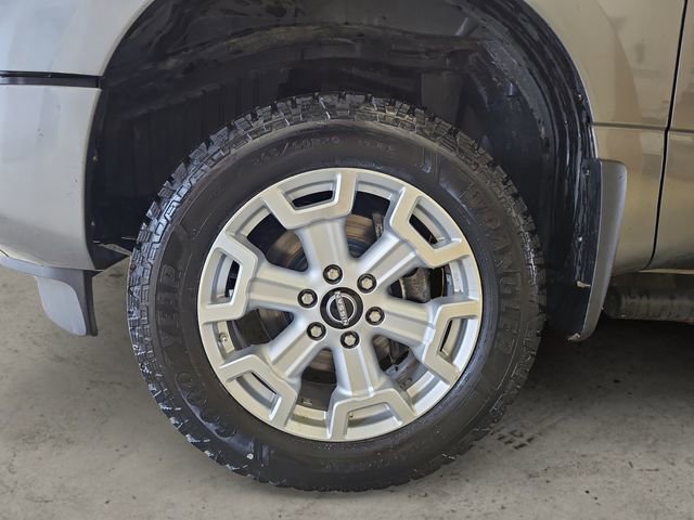 Used 2023 Nissan Titan SV w/ SV Convenience Package image 15