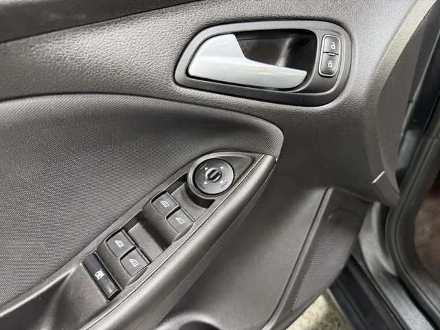 Used 2018 Ford Focus SE image 17