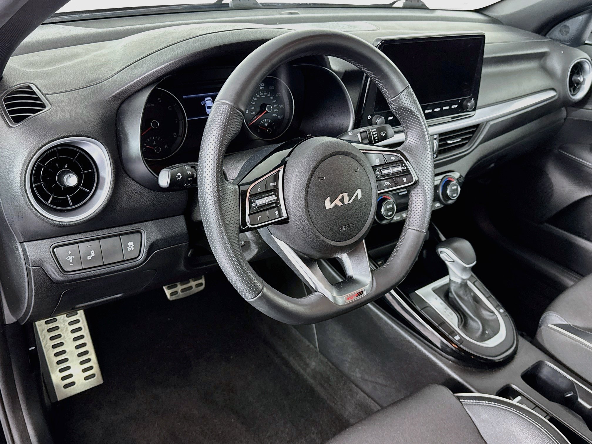 Used 2023 Kia Forte GT-Line w/ GT-Line Technology Package FWD image 9