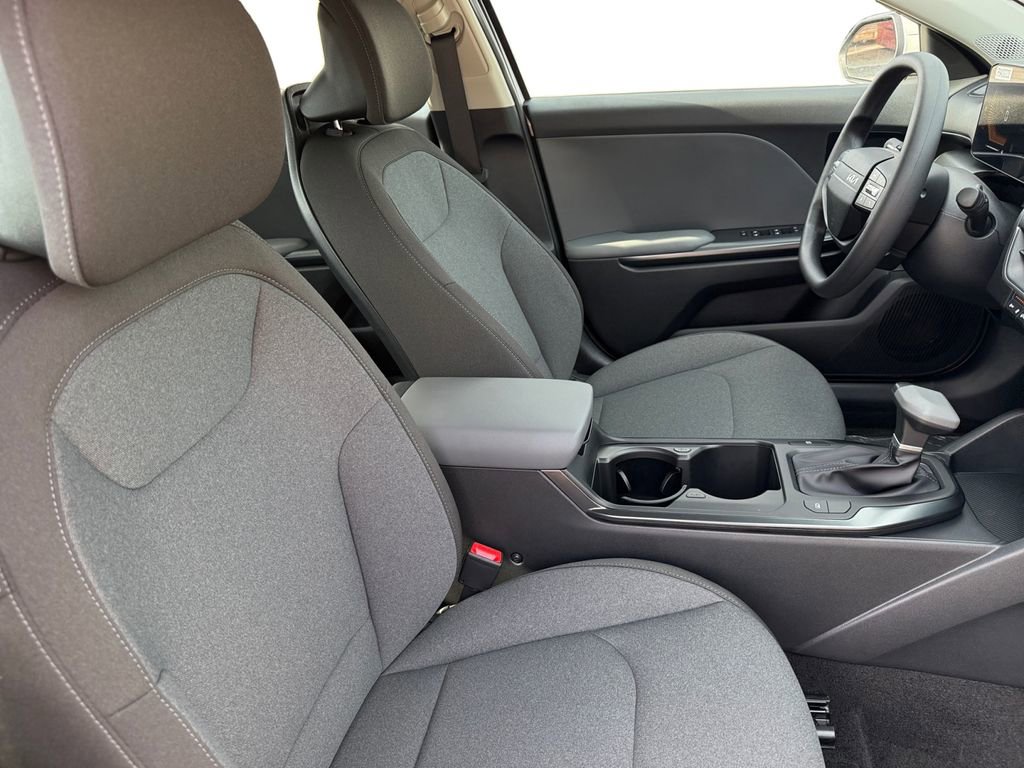 New 2025 Kia K4 LXS image 15