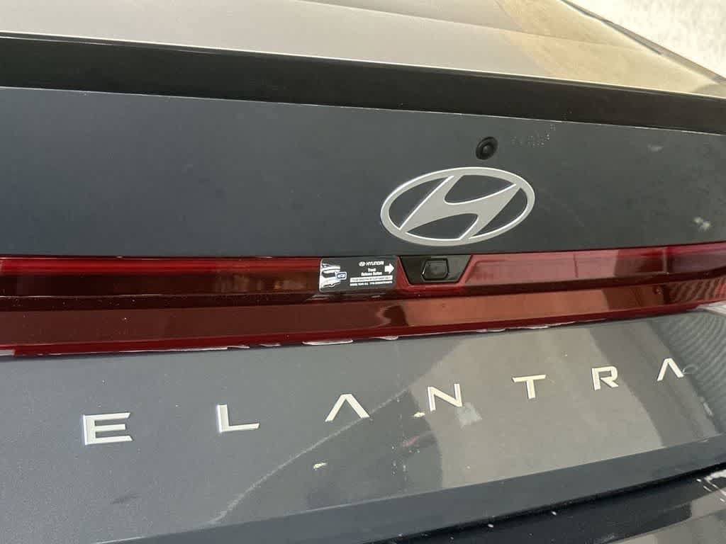 Used 2026 Hyundai Elantra Sport FWD image 11