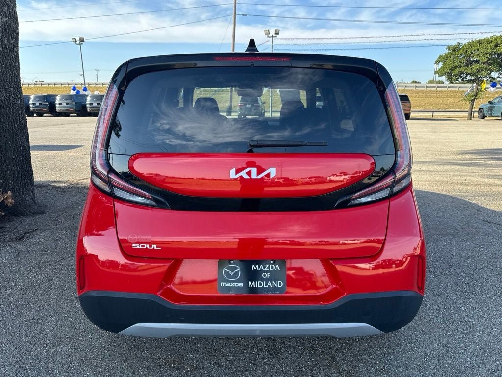 Used 2024 Kia Soul LX w/ Option Group 015 FWD image 5