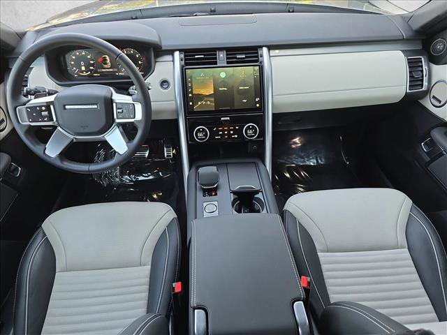 Certified 2024 Land Rover Discovery Dynamic SE image 9