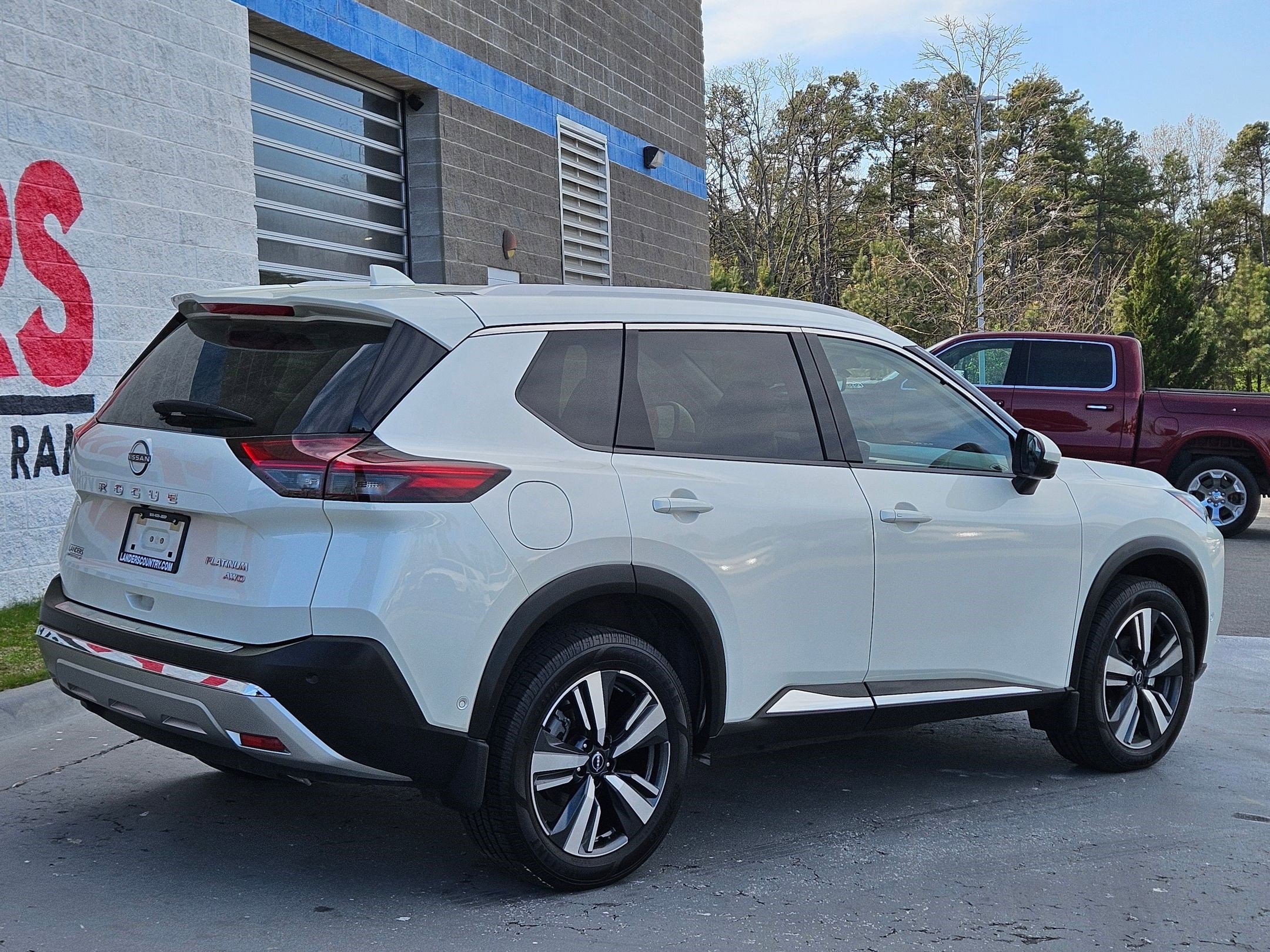 Used 2023 Nissan Rogue Platinum w/ Platinum Premium Package AWD/4WD image 7