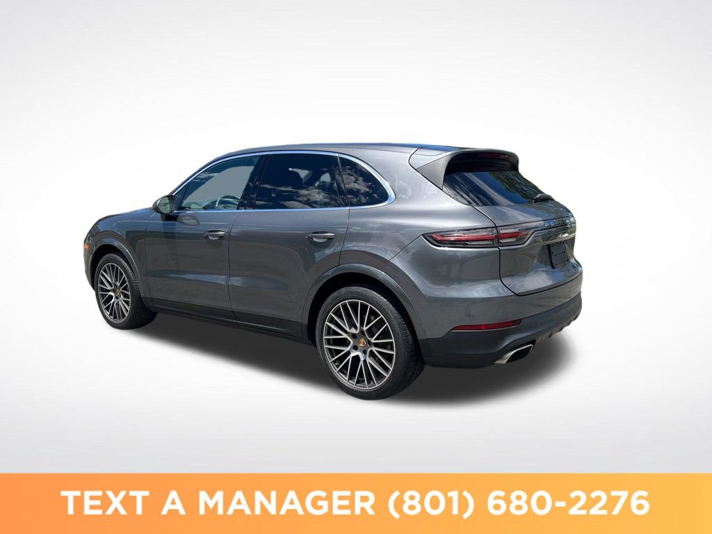 Used 2022 Porsche Cayenne w/ Premium Package AWD/4WD image 3