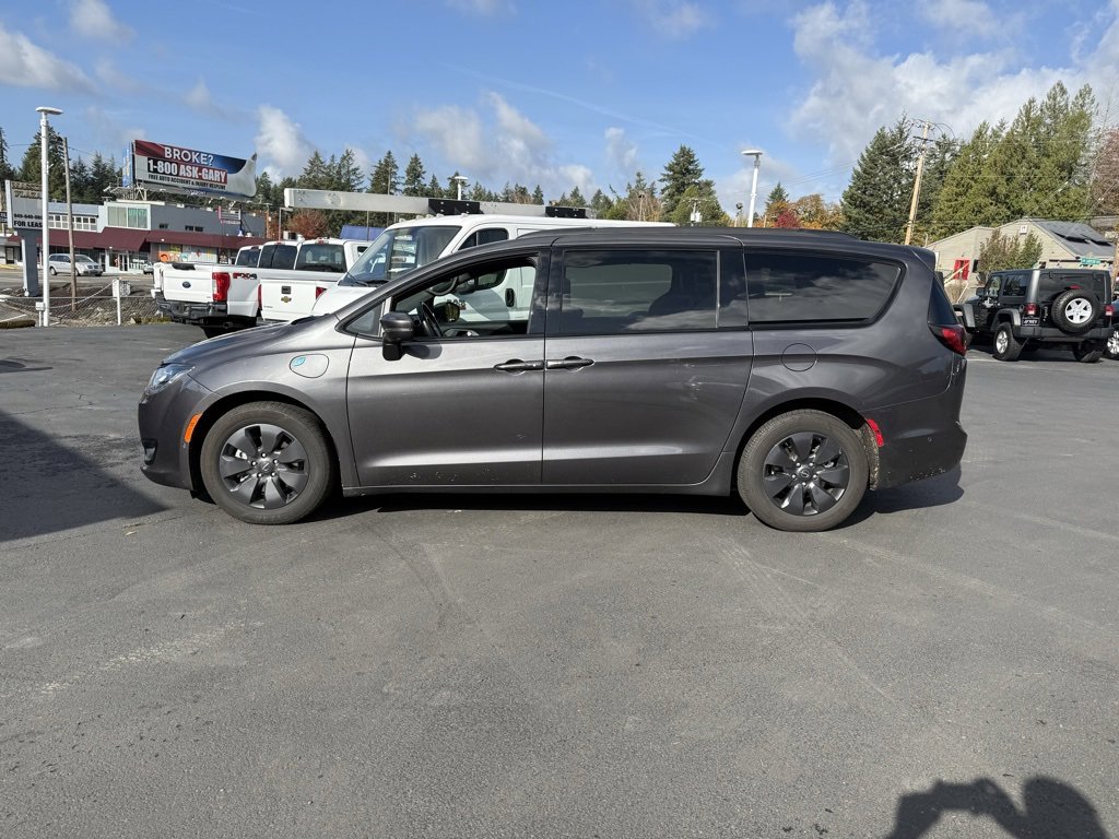 Used 2020 Chrysler Pacifica Limited w/ Advanced Safetytec Group image 2
