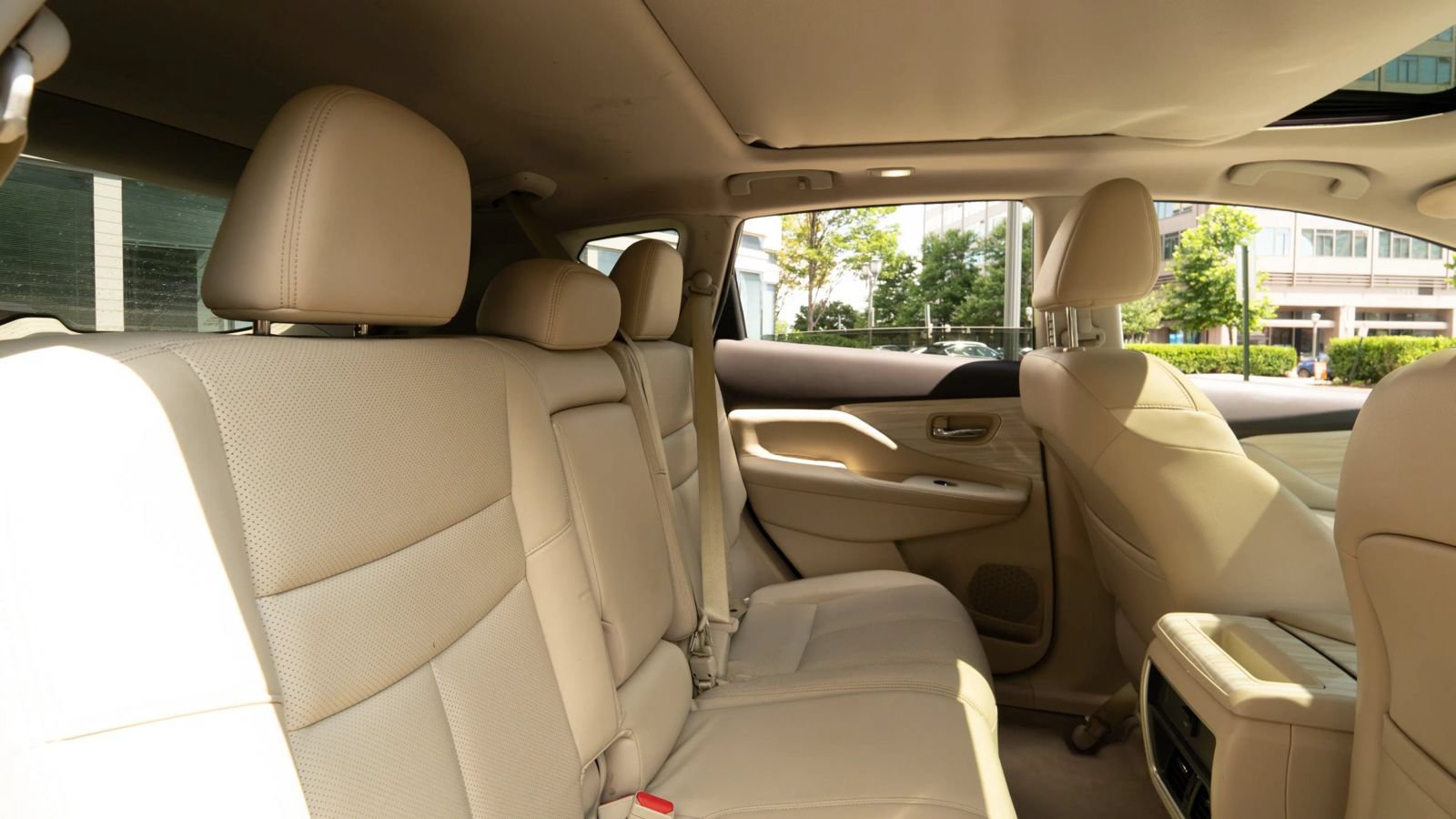 Used 2015 Nissan Murano SL w/ SL Technology Package AWD/4WD image 16
