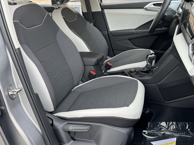 New 2026 Volkswagen Taos SE image 10