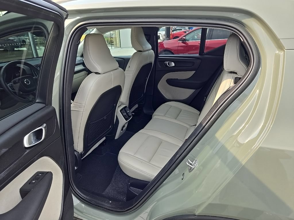 Used 2023 Volvo XC40 B5 Ultimate w/ Climate Package AWD/4WD image 17