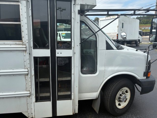 Used 2007 Chevrolet Express 3500 image 18