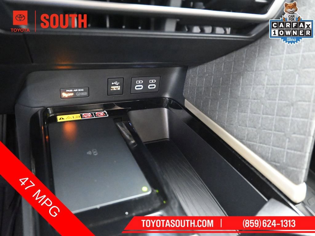 Used 2025 Toyota Camry XLE FWD image 20