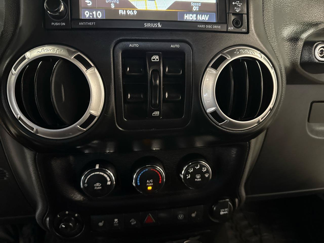 Used 2016 Jeep Wrangler Unlimited Rubicon AWD/4WD image 20