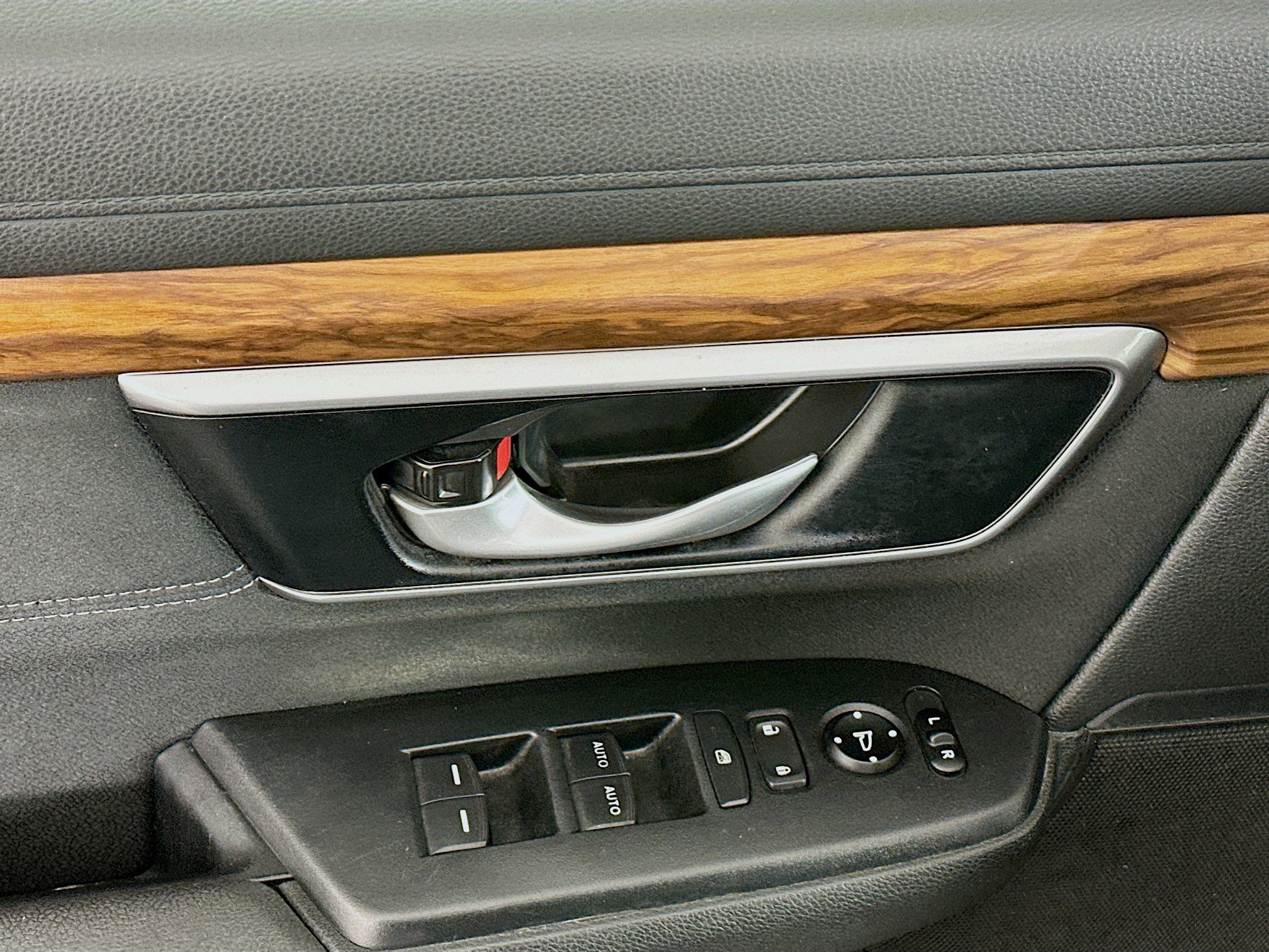 Used 2021 Honda CR-V EX image 15