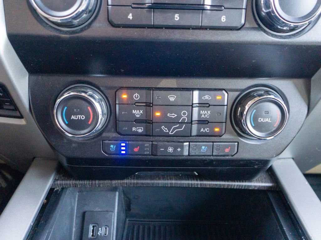 Used 2021 Ford F250 Lariat w/ Chrome Package image 28