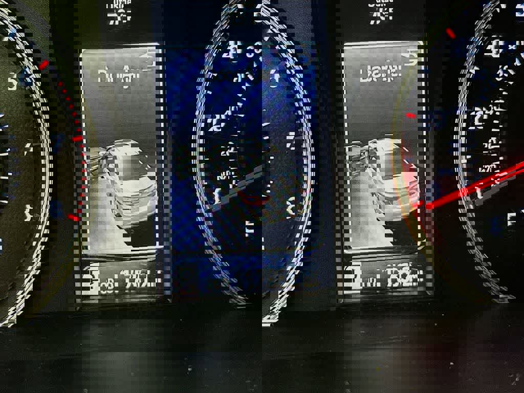 Used 2017 Toyota Camry SE image 19