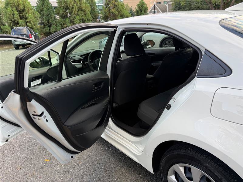 Used 2025 Toyota Corolla LE FWD image 25