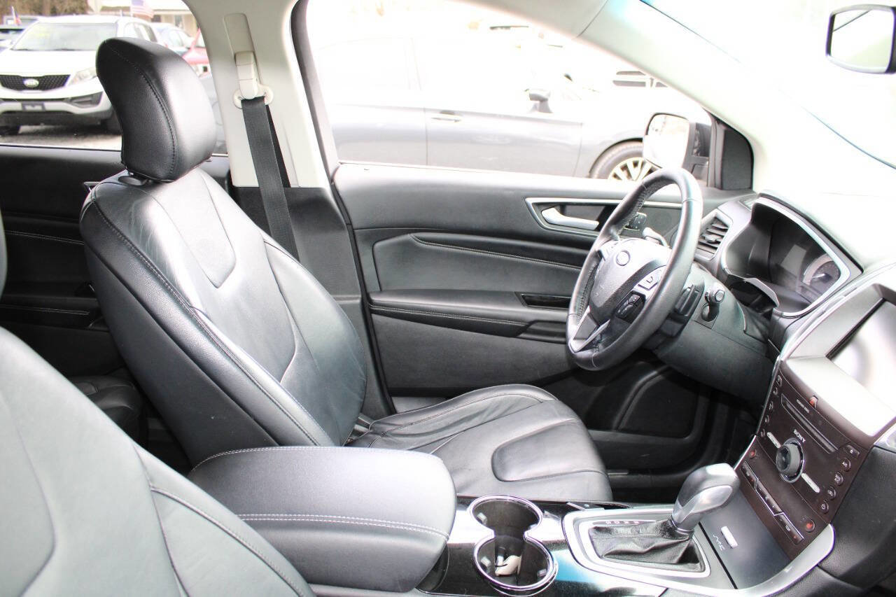 Used 2015 Ford Edge Titanium AWD/4WD image 11