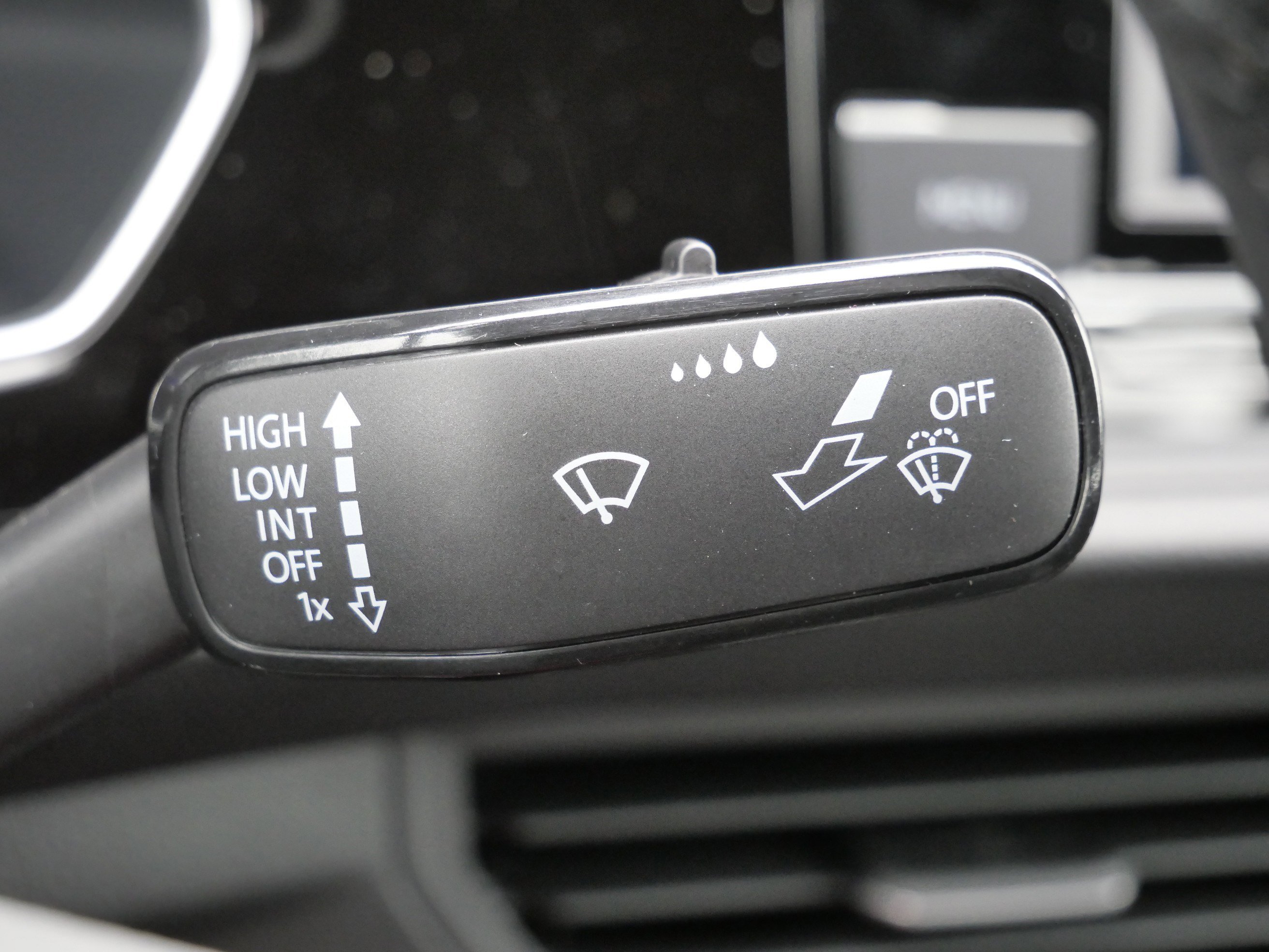 Certified 2024 Volkswagen Jetta Sport image 34