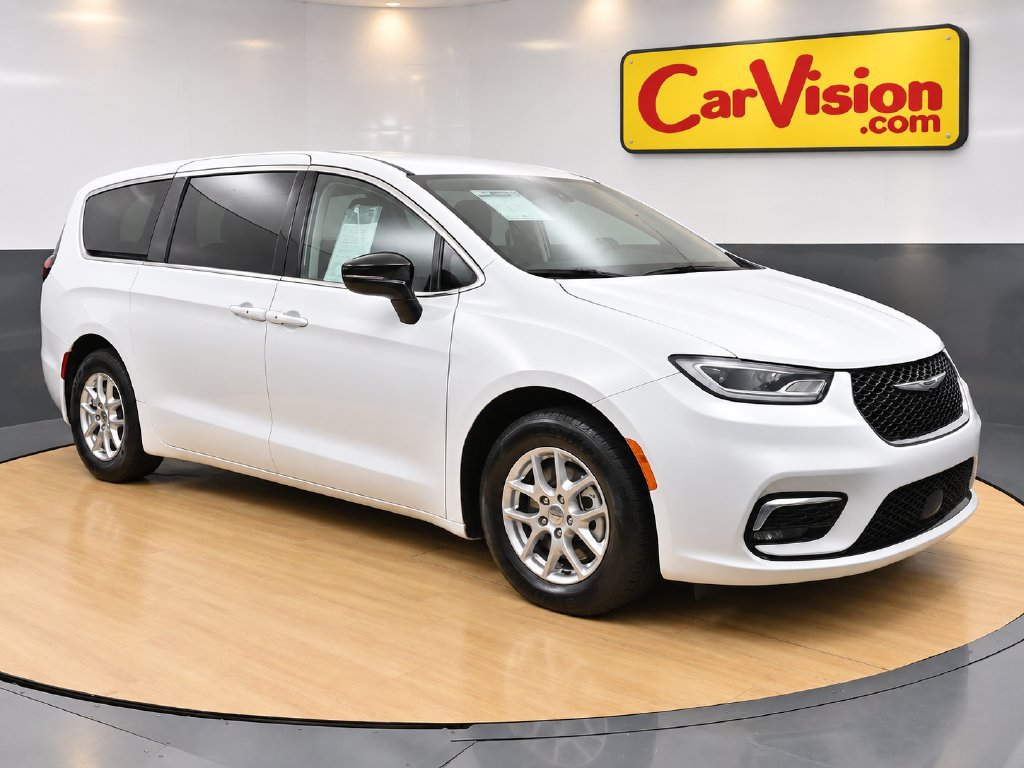 Used 2024 Chrysler Pacifica Touring-L