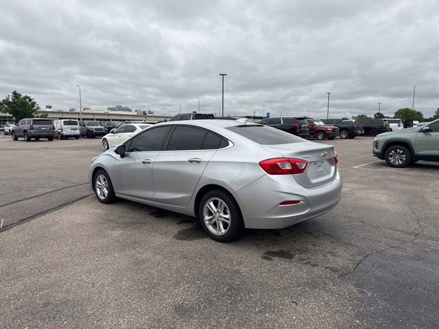 Used 2017 Chevrolet Cruze LT w/ Convenience Package FWD image 5