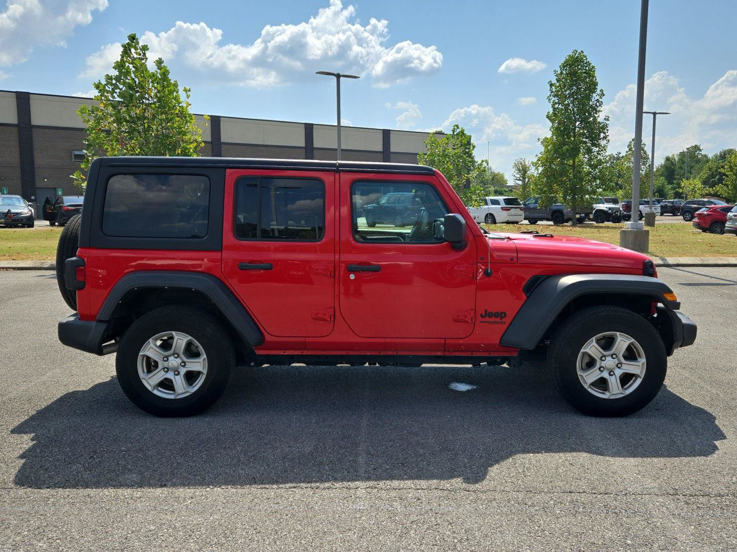 Used 2022 Jeep Wrangler Unlimited Sport AWD/4WD image 8