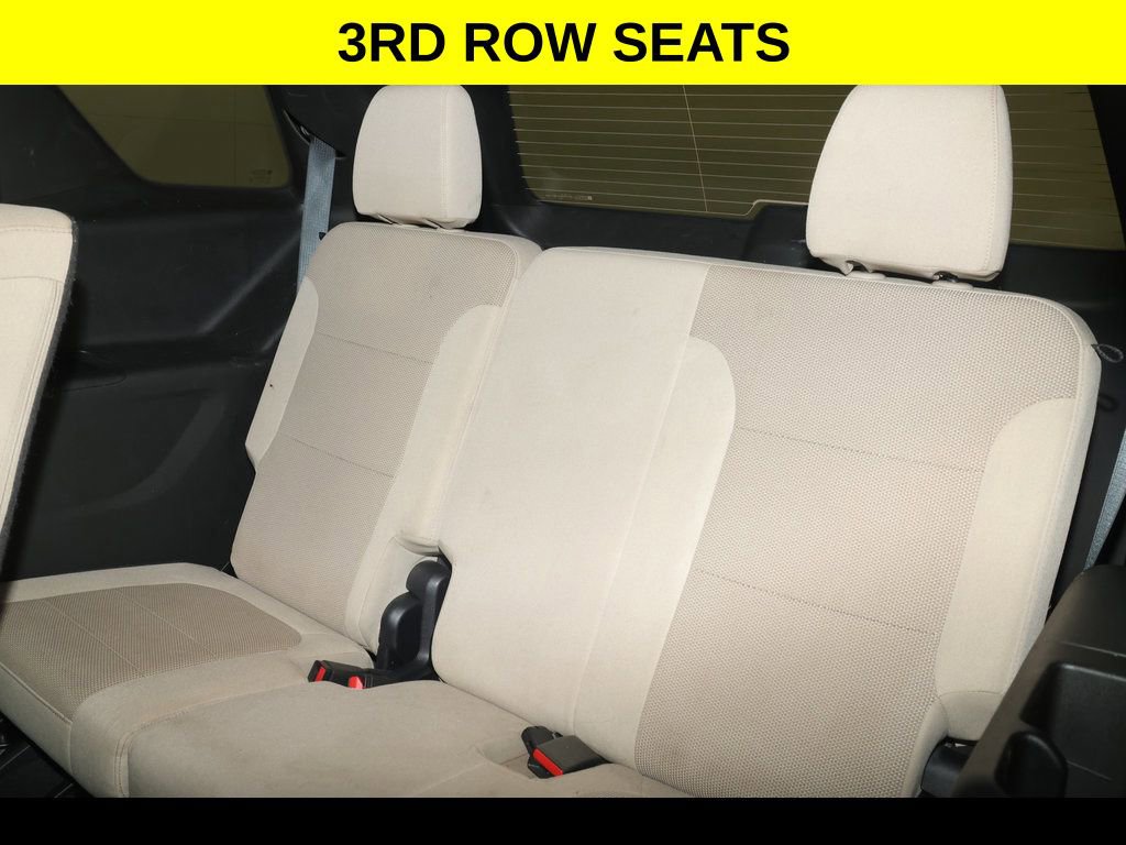 Used 2023 Chevrolet Traverse LS image 9
