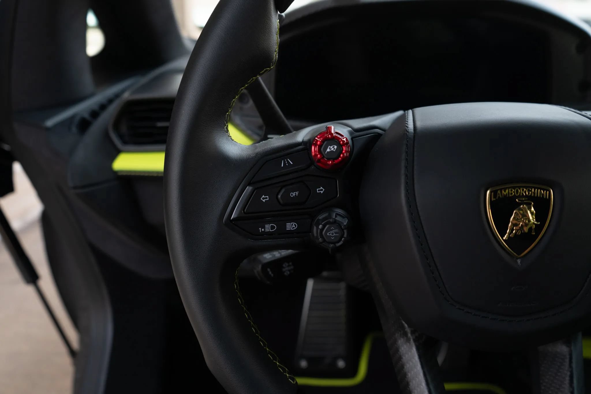 Used 2024 Lamborghini Revuelto AWD/4WD image 18