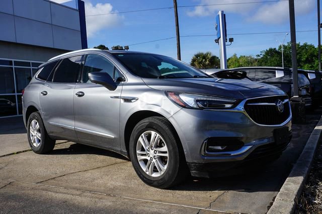 Used 2018 Buick Enclave Essence image 2