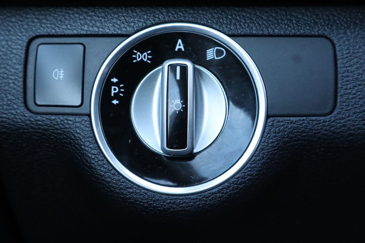 Used 2011 Mercedes-Benz E 350 4MATIC image 29