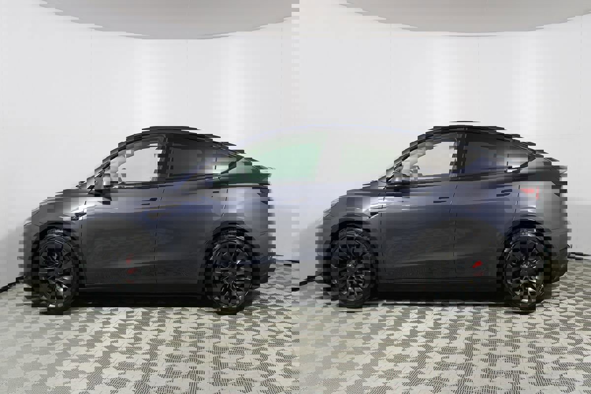 Used 2022 Tesla Model Y Performance image 30
