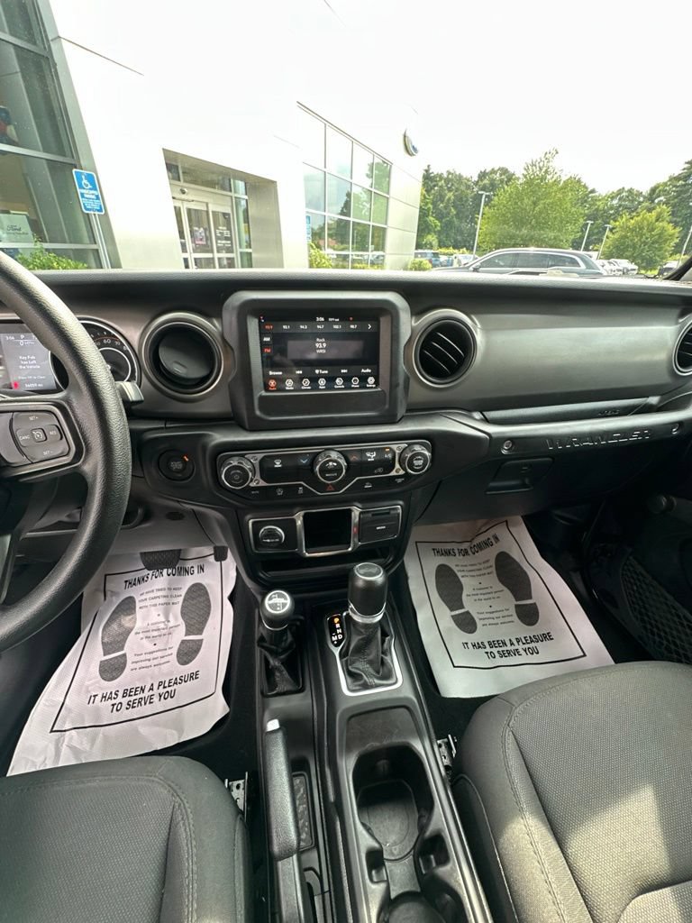 Used 2023 Jeep Wrangler Sport AWD/4WD image 10