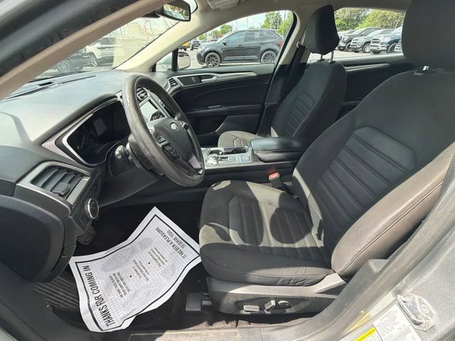 Used 2020 Ford Fusion SE FWD image 17