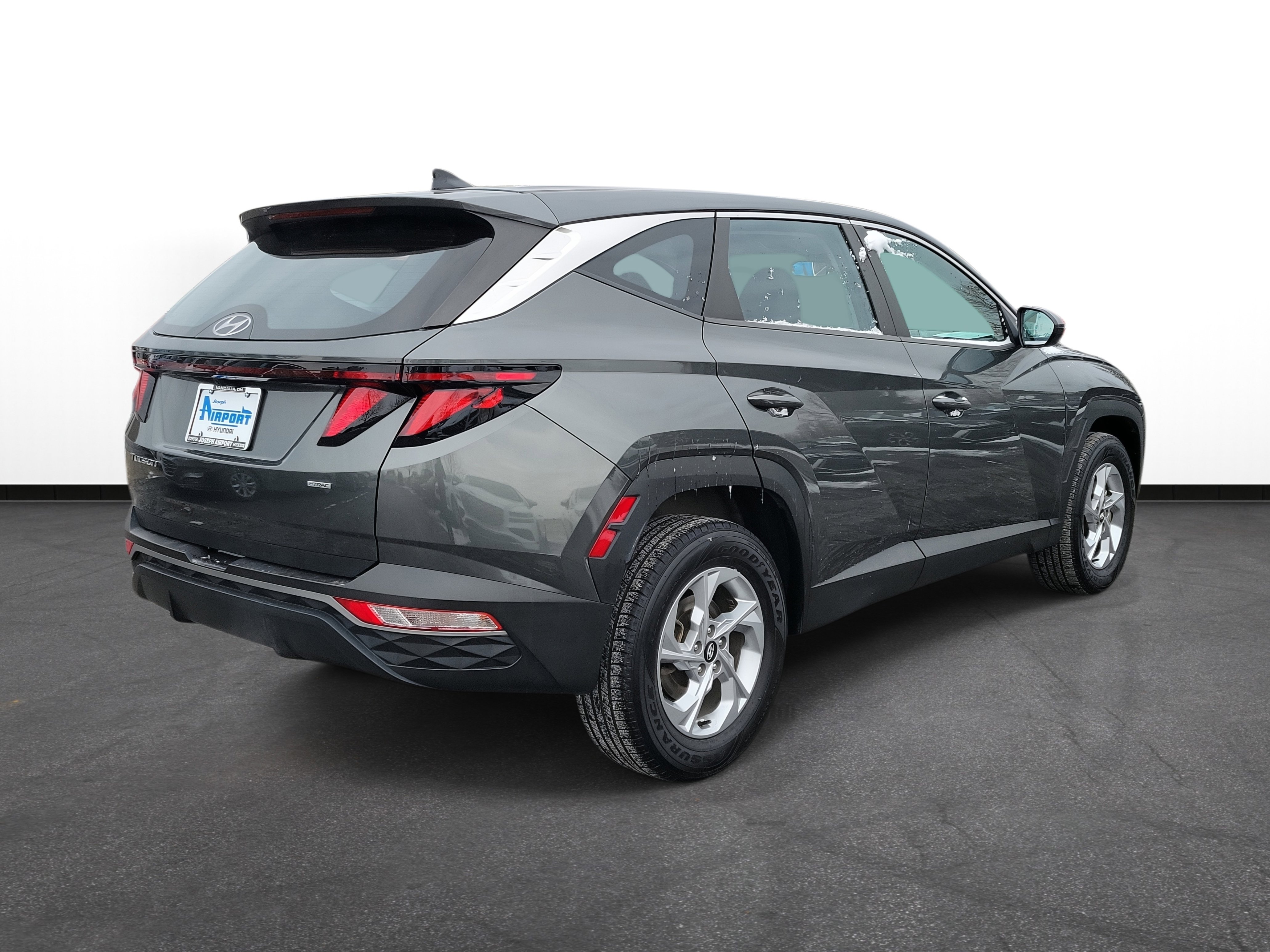 Used 2022 Hyundai Tucson SE image 4