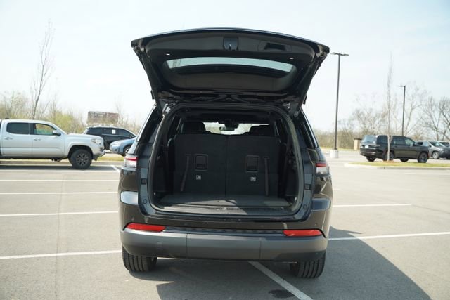 Used 2025 Jeep Grand Cherokee L Altitude image 18