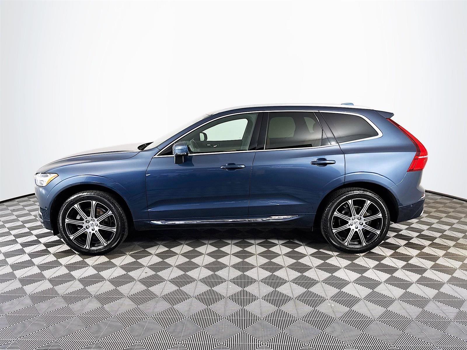 Used 2019 Volvo XC60 T5 Inscription image 9
