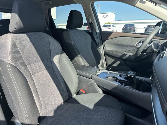 Used 2023 Nissan Rogue SV image 30