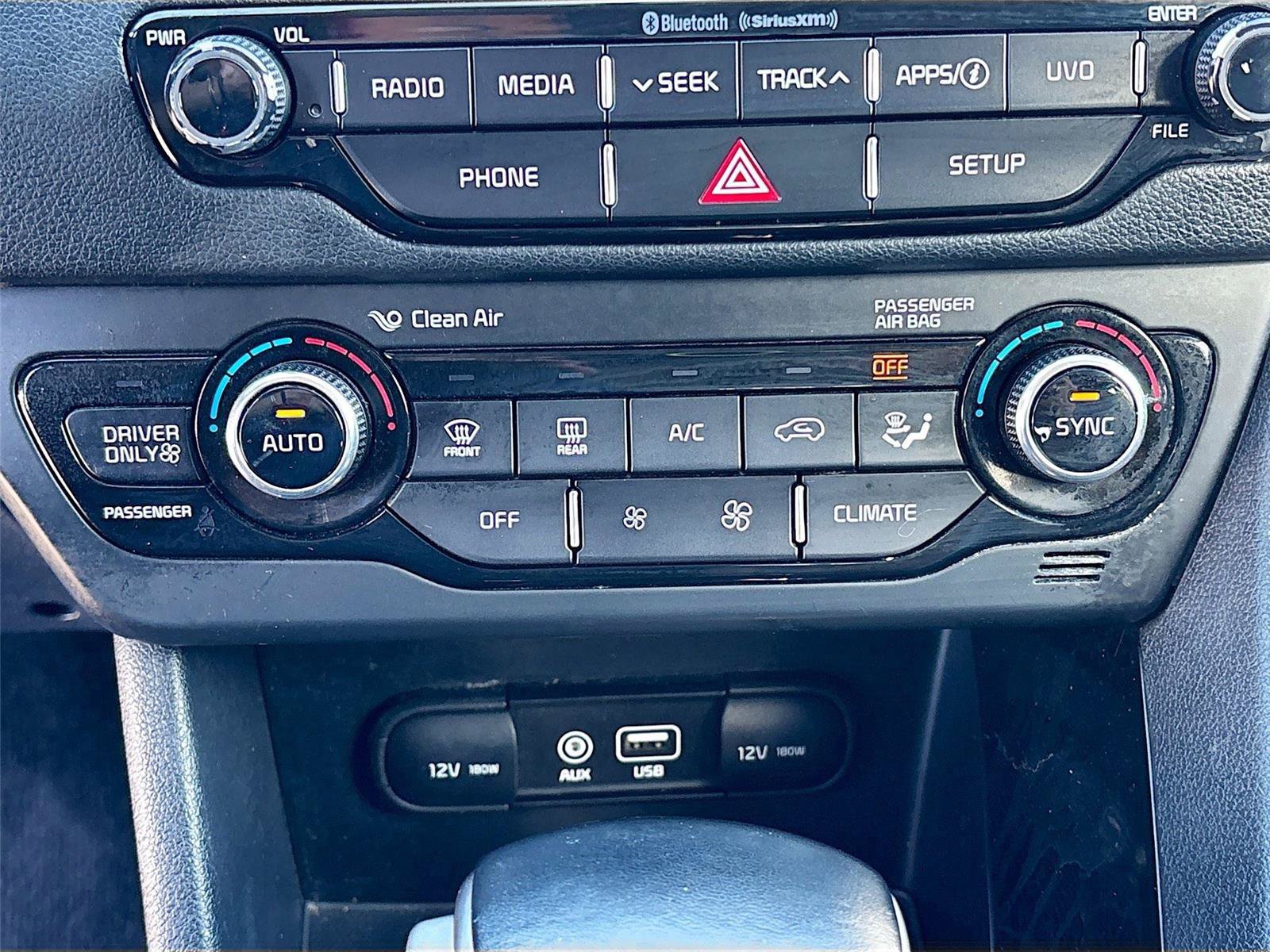 Used 2017 Kia Niro EX FWD image 15