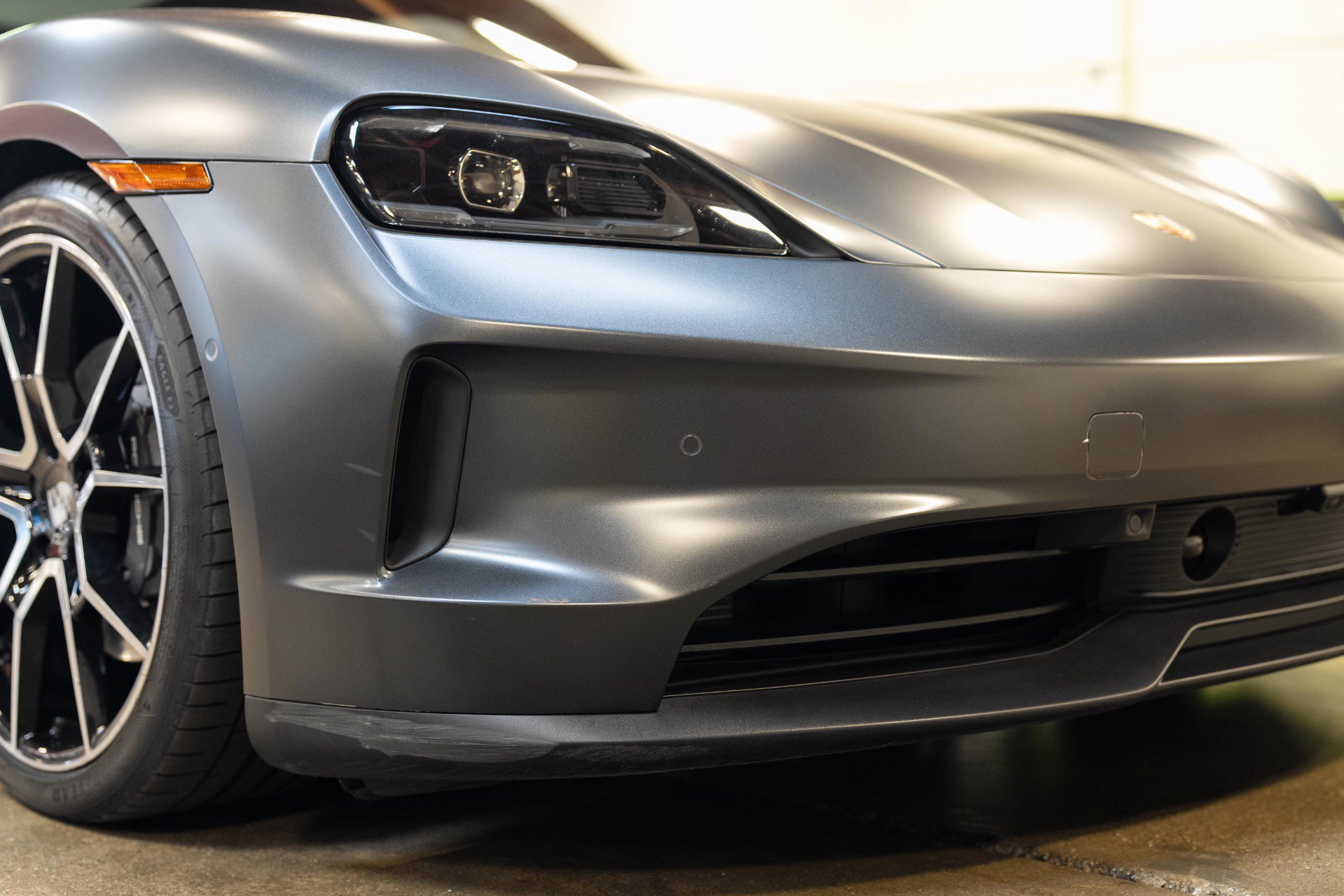 Used 2025 Porsche Taycan RWD image 17