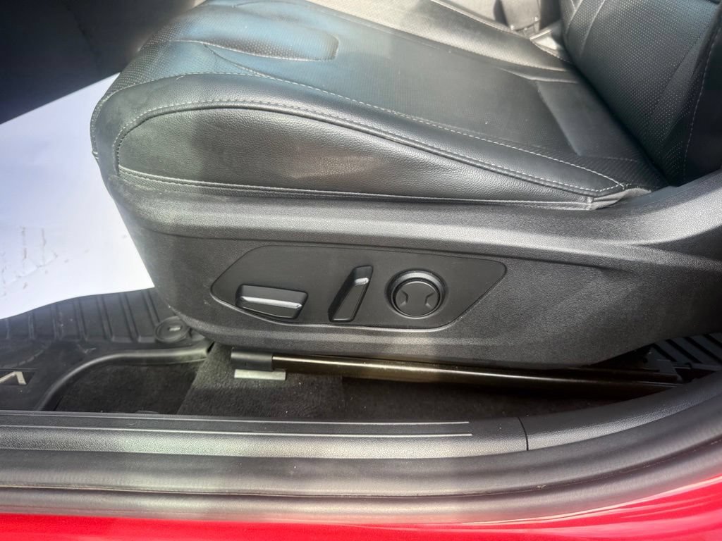 Used 2023 Hyundai Elantra Limited FWD image 16