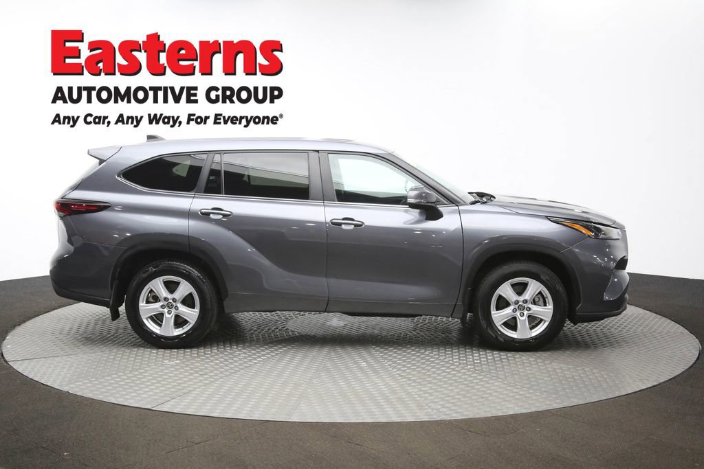 Used 2024 Toyota Highlander LE image 46
