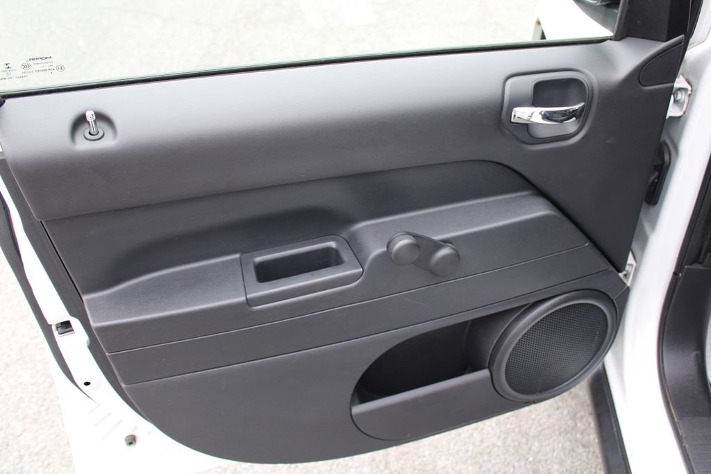 Used 2014 Jeep Compass Sport AWD/4WD image 12