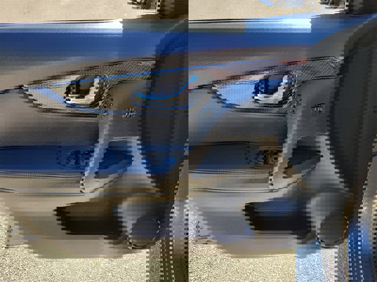 Used 2018 Nissan Rogue SL w/ Premium Package image 14