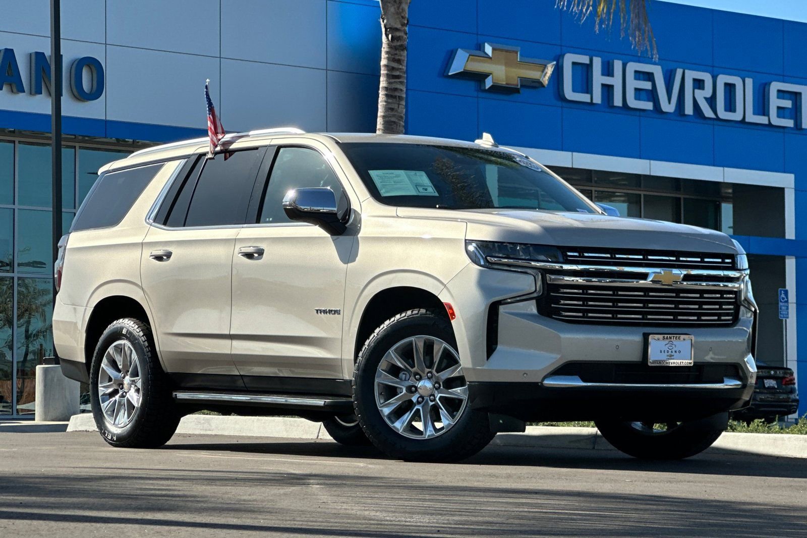 Used 2024 Chevrolet Tahoe Premier AWD/4WD image 2